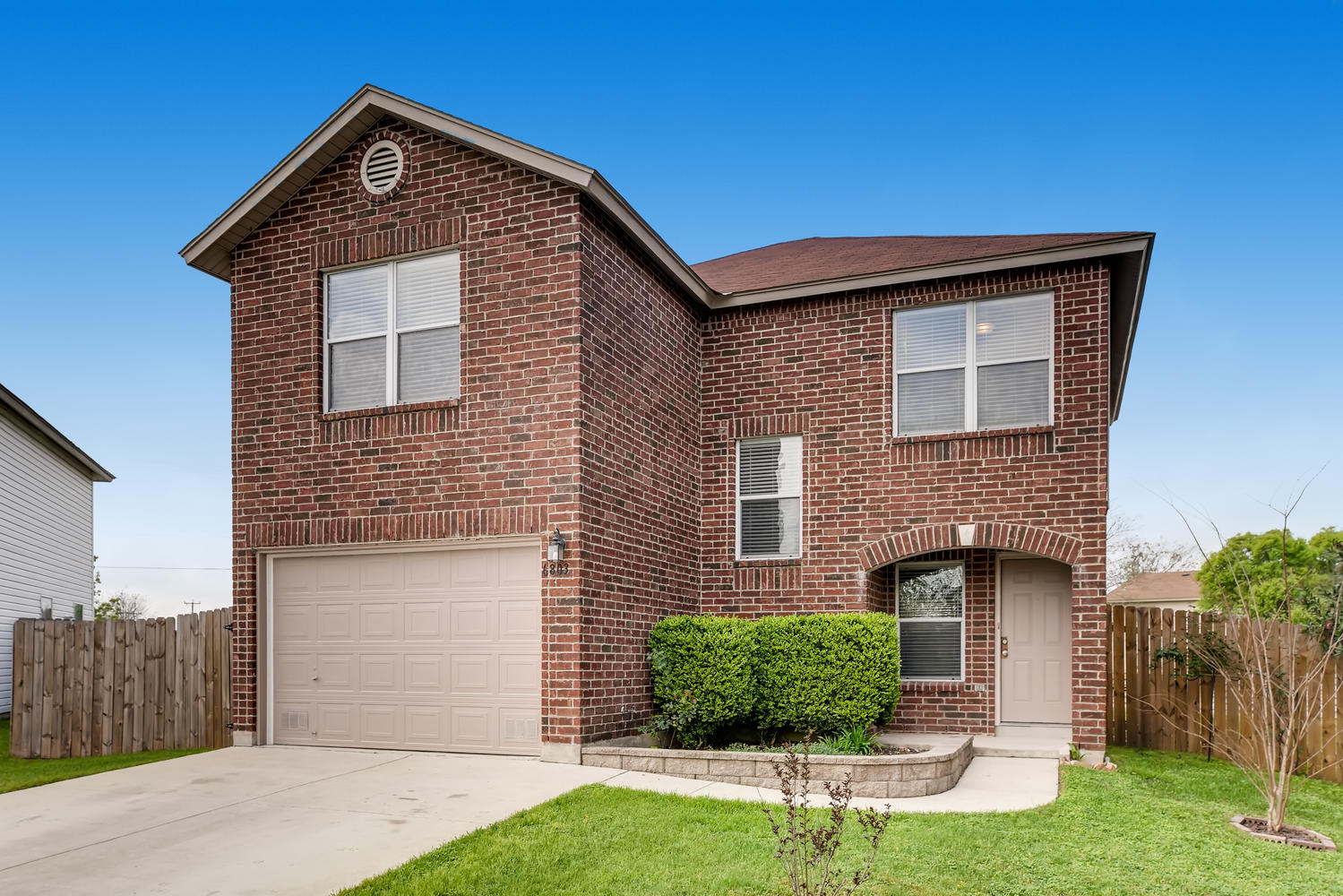 Property main image